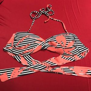Cute! Roxy Bikini Top. Vibrant colors.